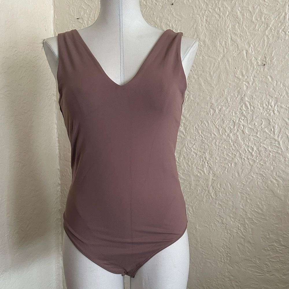 Abercrombie and Fitch V Neck Neutral Bodysuit Medium